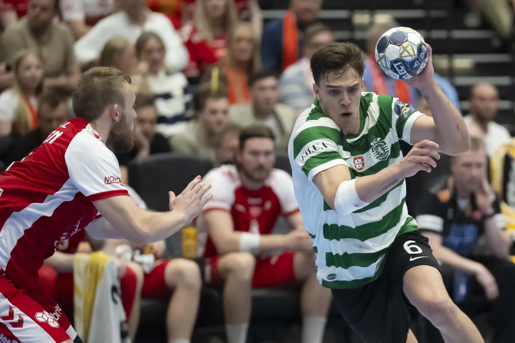 Kiko Costa, jogador de andebol do Sporting (foto Orlen Wisla Plock, joaomorais)