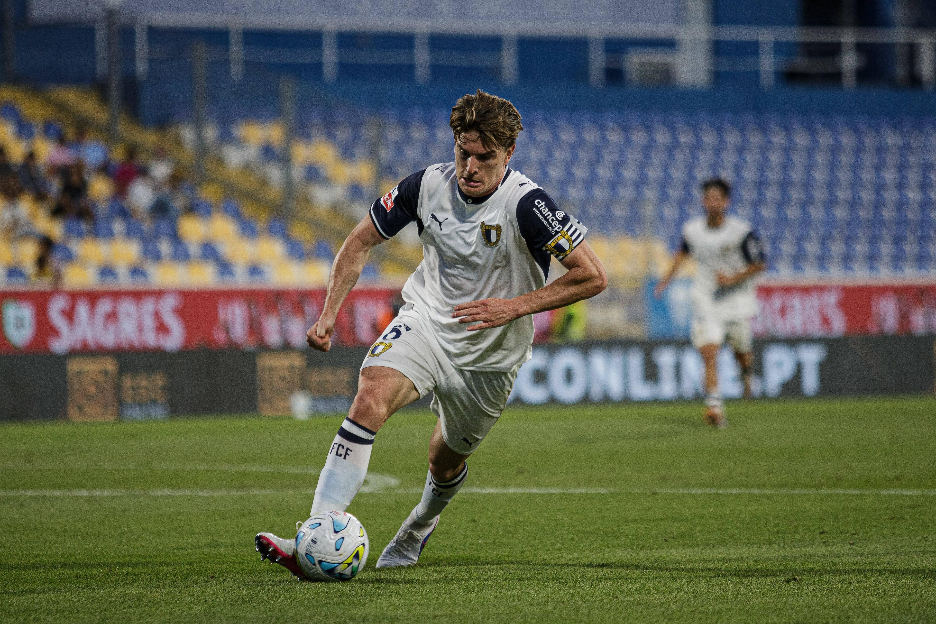 Tom van de Looi está praticamente recuperado da lesão que o afetou e prepara-se para reentrar nas opções do Famalicão