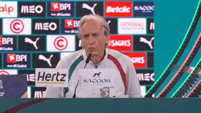 «Espero que Cristiano Ronaldo faça um ou dois golos... e aí tiro-o logo»