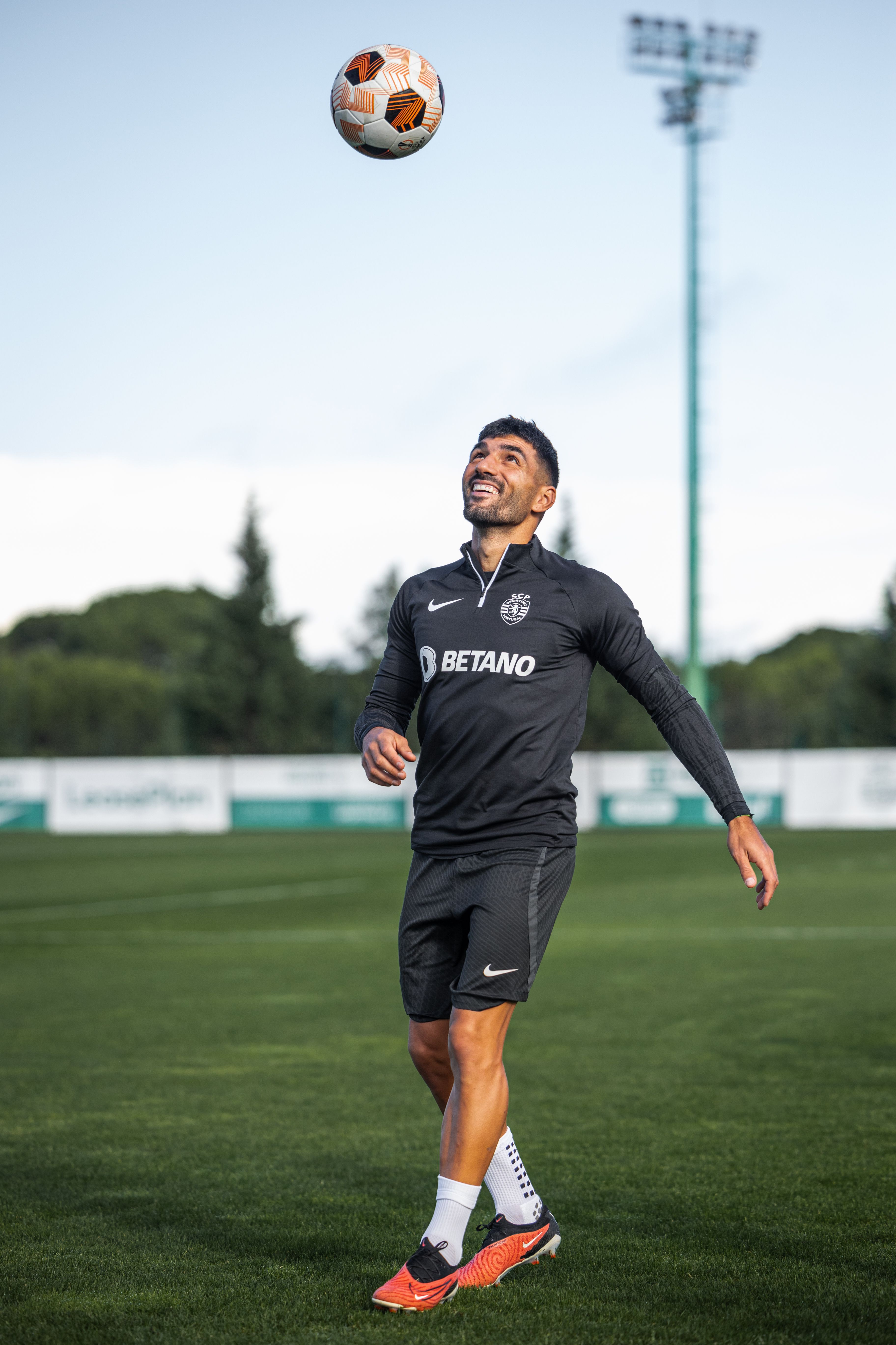 Nuno Varandas à procura do sonho de treinador: Na Escócia não há polícia  nos jogos e as equipas pagam aos árbitros (não é corrupção) - Futebol  Internacional - SAPO Desporto