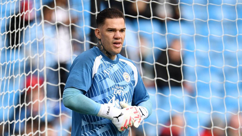 Man. City: Guardiola explica ausência de Ederson frente ao Brighton