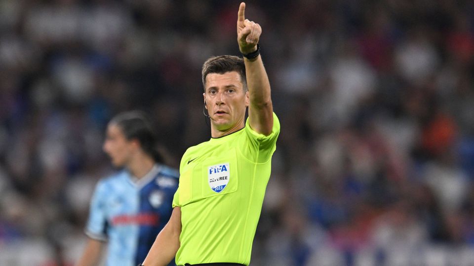 UEFA designa árbitro francês para o Antuérpia-FC Porto
