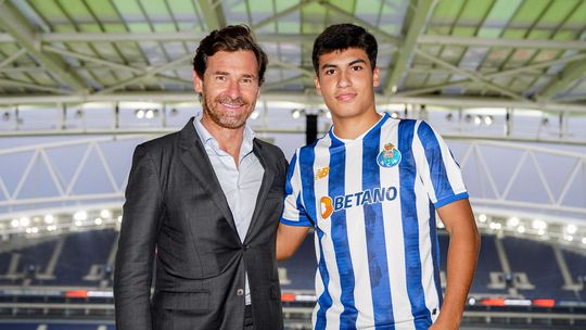 Martim Cunha renova pelo FC Porto até 2028: «Um sonho concretizado»