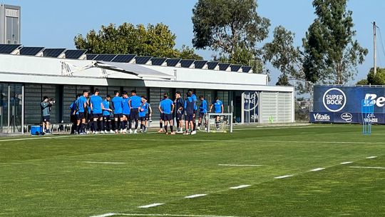 FC Porto: duas baixas para Vítor Bruno no treino