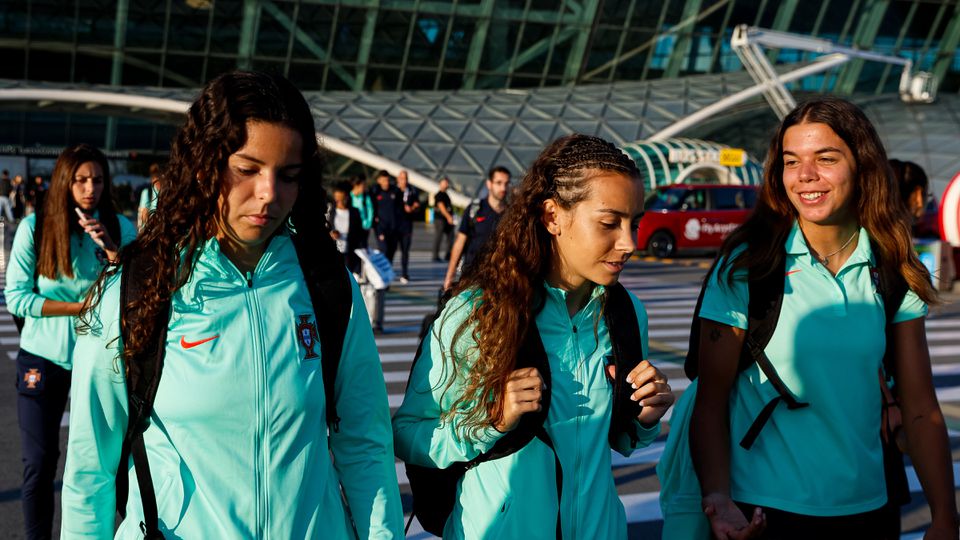 Seleção feminina já está no Azerbeijão a pensar no play-off de qualificação para o Euro-2025