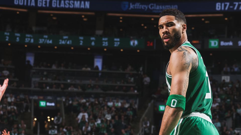 Chuva de triplos no regresso dos campeões Celtics