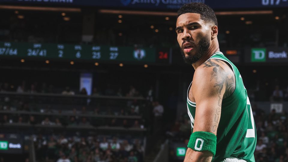 Chuva de triplos no regresso dos campeões Celtics