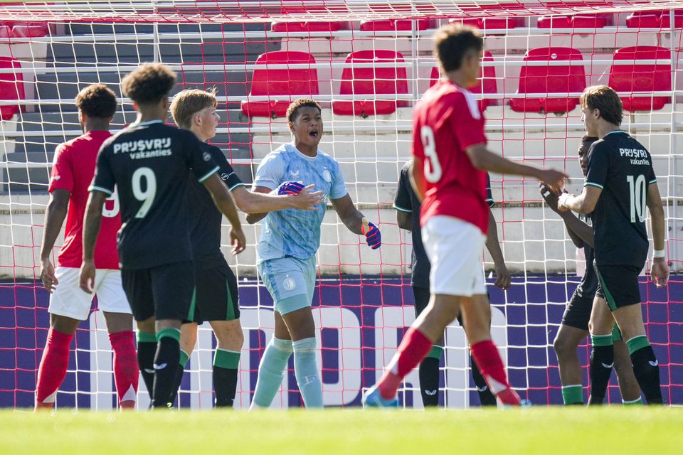 Benfica-Feyenoord: resistência neerlandesa quebrou mesmo e águias voltam a marcar