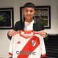 Quem é a joia de 16 anos do River que encanta o Barcelona?
