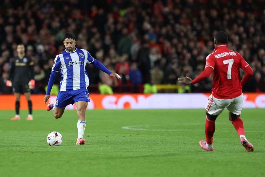 Alan Varela tenta lançar um companheiro de equipa (Foto Catarina Morais/Kapta+)