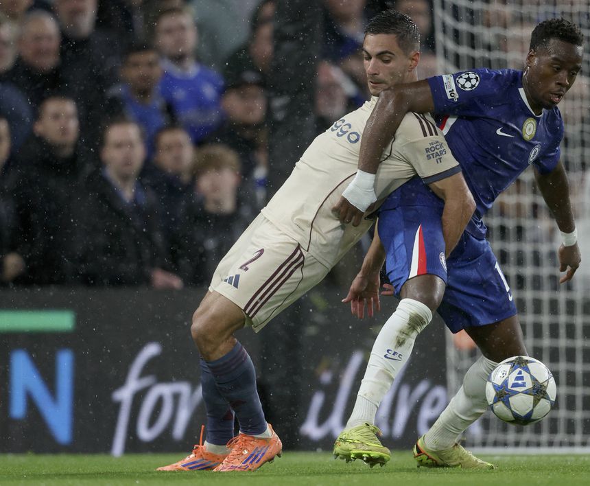 Lucas Rosa foi aposta no onze inicial frente ao Chelsea