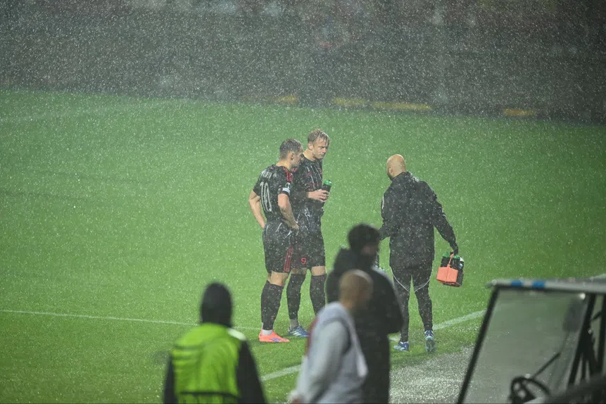 Dilúvio croata! Jogo interrompido em Rijeka