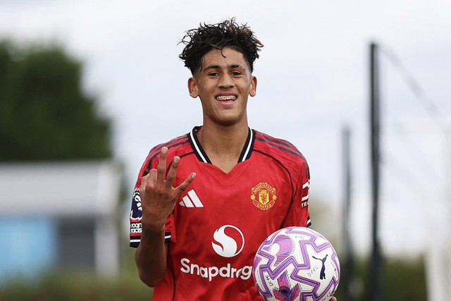 JJ Gabriel nos sub-18 do Man. United - Foto: JJ Gabriel e Man. United