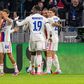 Jogadores do Lyon a celebrarem o primeiro golo ao Basileia