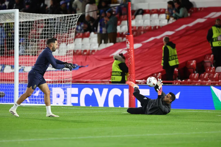 Varela, único arqueiro num dragão abatido