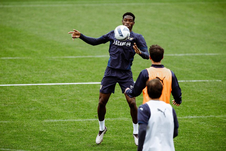 Gigante africano começa a impor-se no emblema de Vila Nova - Foto: Famalicão