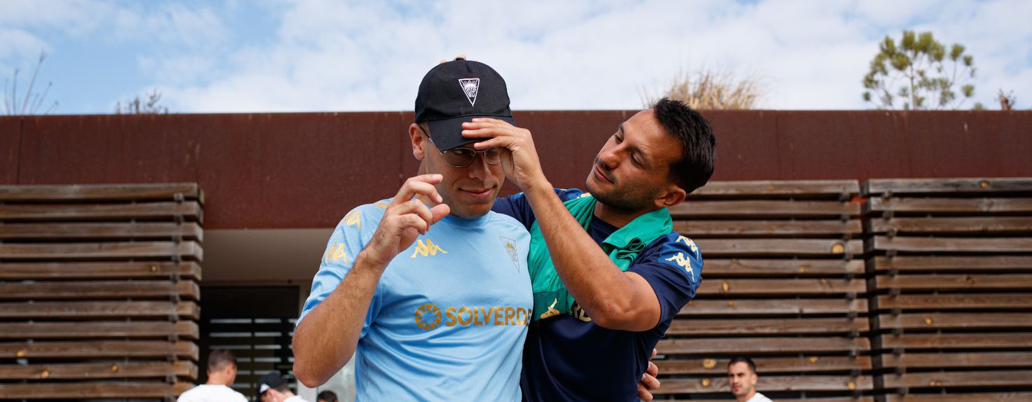 Visco trabalha como videógrafo no Estoril, onde é muito acarinhado pelo plantel. Foto: Estoril Praia SAD