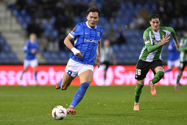 Oh vai acertar no poste nesta jogada - Foto: IMAGO