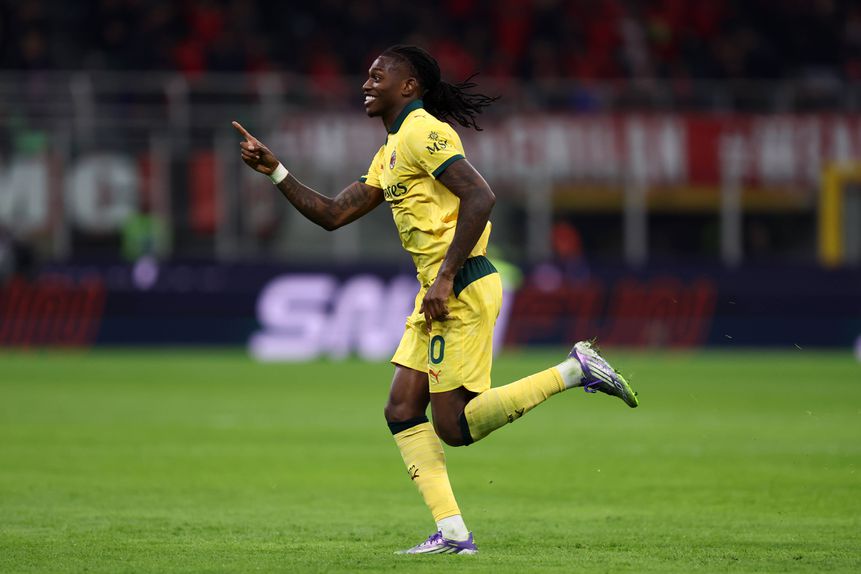 Rafael Leão bisou contra a Fiorentina