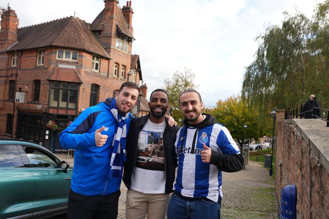 Ricardo Pereira na cidade inglesa para apoiar a antiga equipa - Foto: FC Porto