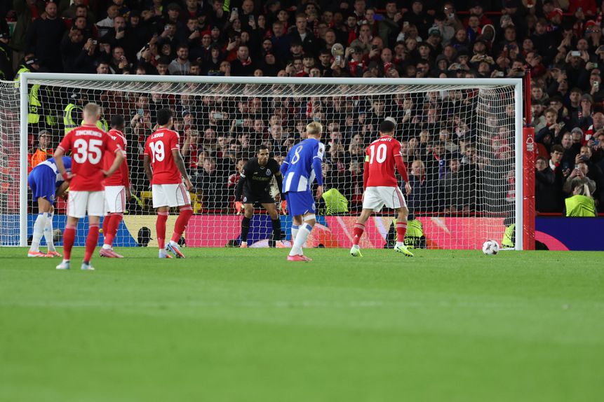 FC Porto foi para o intervalo a perder em Nottingham - Foto: Catarina Morais/KAPTA+