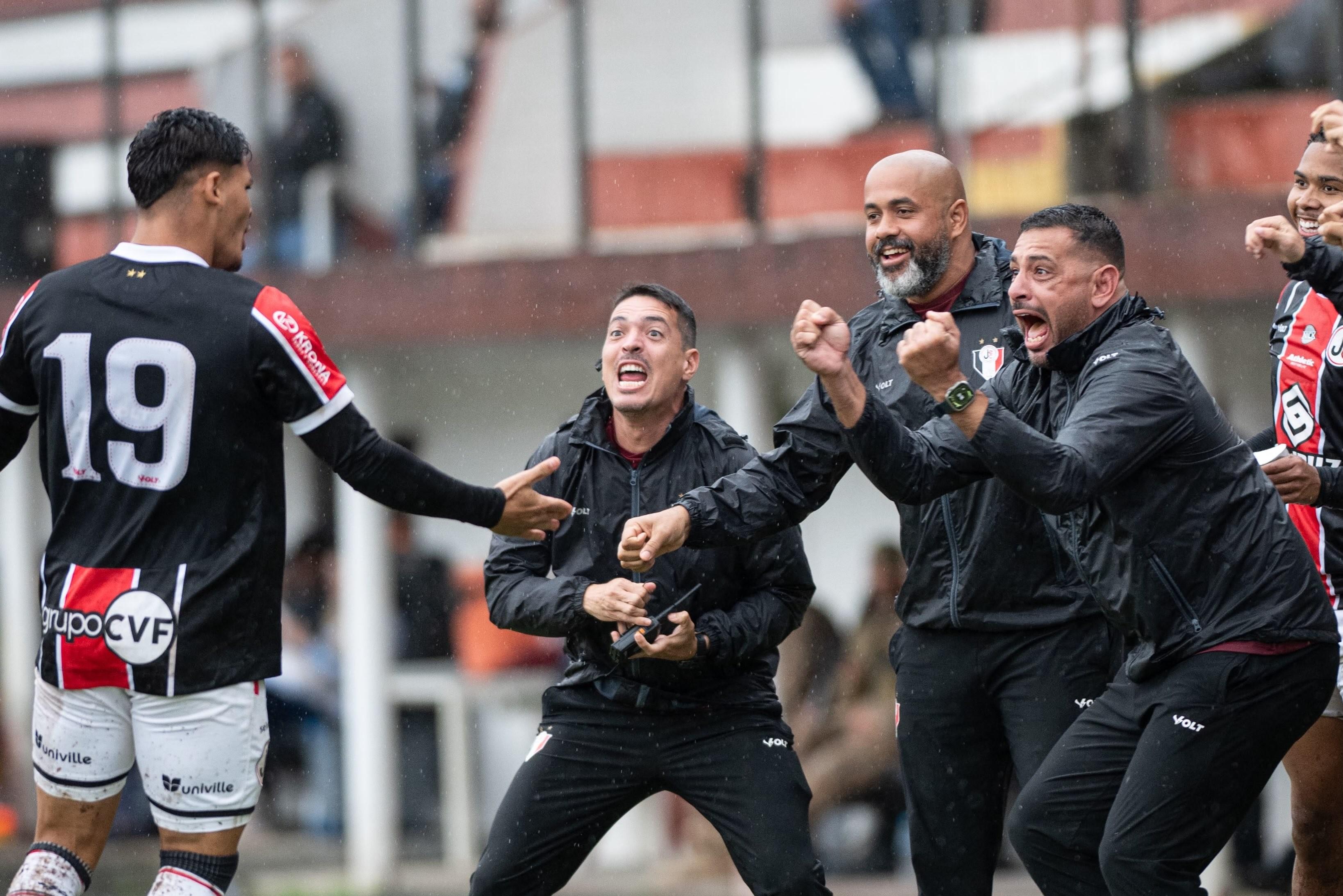 Diego Souza assumiu comando do Joinville em agosto - Foto: Joinville
