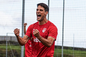 Gonçalo Paciência, ponta de lança do Santa Clara (foto: Santa Clara/Instagram)