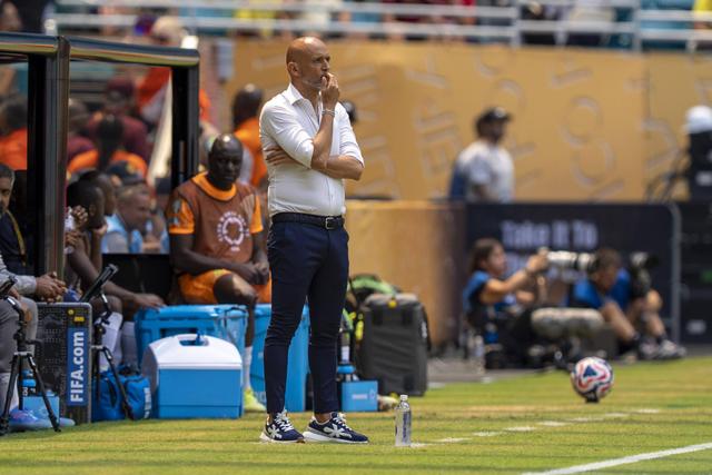Miguel Cardoso, treinador do Mamelodi Sundowns