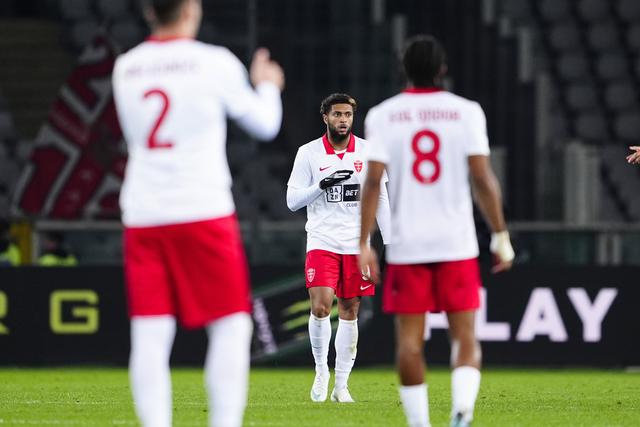 Gustavo Varela em grande na Serie A