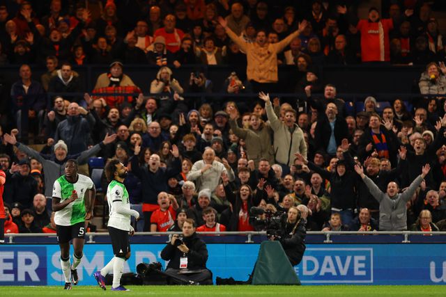 Clube da Premier League multado por cânticos homofóbicos