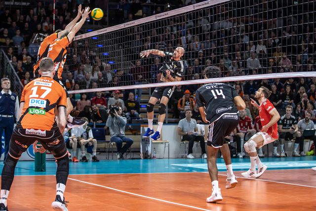 Benfica perde na Alemanha para a Liga dos Campeões