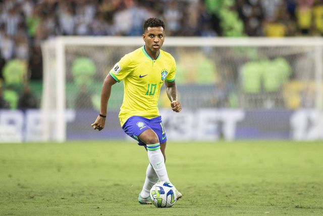 Rodrygo denuncia insultos racistas após Brasil-Argentina