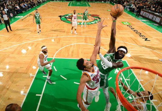 NBA: Neemias Queta de volta ao cinco inicial dos Celtics