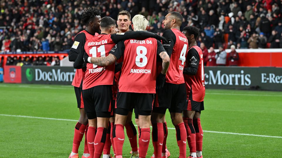 Bundesliga: Leverkusen carimba reviravolta, Dortmund goleia