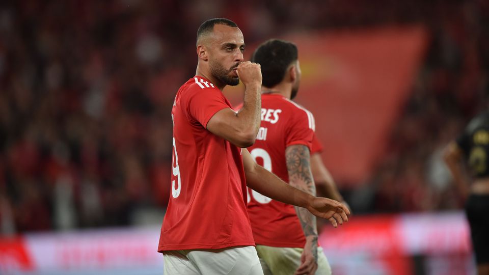 Arthur Cabral faz o primeiro bis pelo Benfica (vídeos)