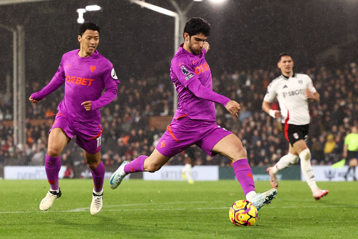 Golo de Gonçalo Guedes na desilusão do Fulham de Marco Silva