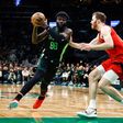 NBA: Neemias Queta de volta ao cinco inicial dos Celtics