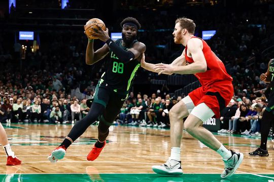 NBA: Neemias Queta de volta ao cinco inicial dos Celtics