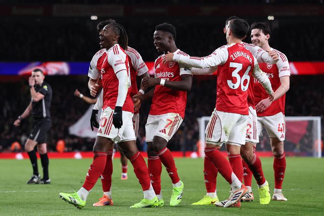 Eberechi Eze foi o herói do Arsenal com um 'hat trick'