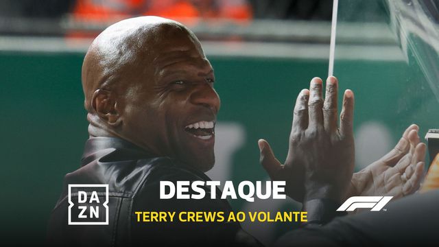 Só em Las Vegas: Terry Crews conduziu pilotos do pódio num Cadillac de LEGO