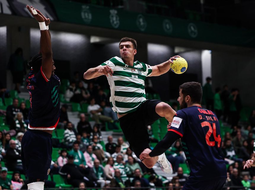 Kiko Costa remata à baliza no jogo entre o Sporting e o Marítimo - Foto: Sporting