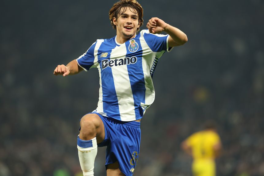 Criativo azul e branco apontou mais um golaço de levantar o estádio - Foto: Catarina Morais/Kapta+