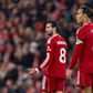Dominik Szoboszlai e Virgil van Dijk, jogadores do Liverpool, frente ao Nottingham Forest
