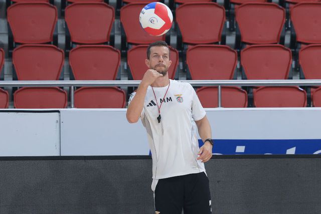 Marcel Matz, o treinador da equipa de voleibol do Benfica, está confiante para o duelo com os turcos. Foto SL Benfica