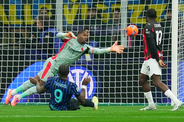 Maignan com muito trabalho no dérbi - FOTO IMAGO