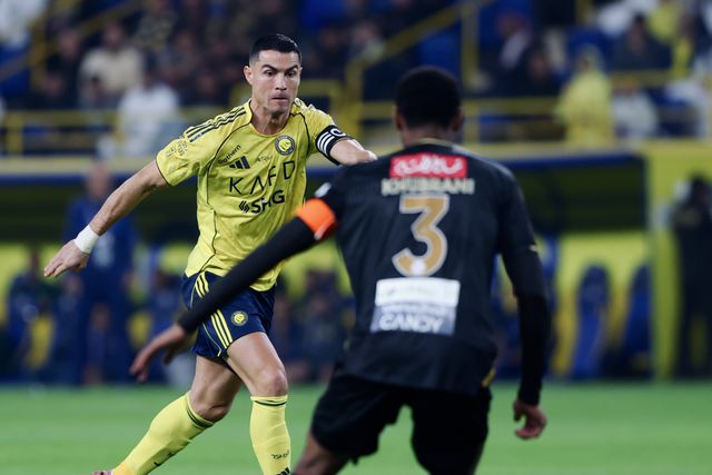 Grande golo de Ronaldo fecha goleada do Al Nassr 