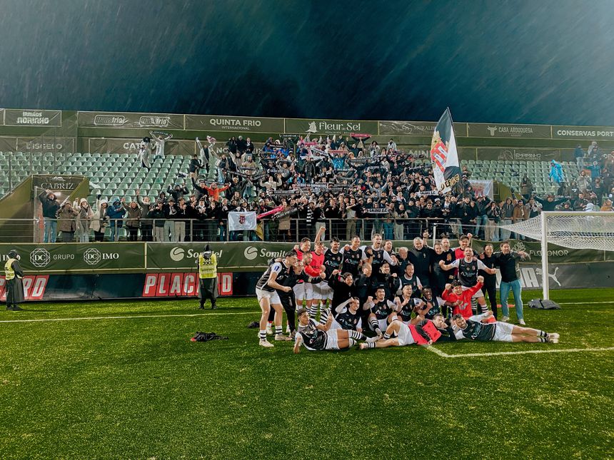 Pelicanos celebraram efusivamente o triunfo no reduto dos beirões - Foto: Caldas