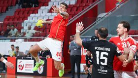 Petar no sapatinho e outros embrulhos no andebol do Benfica