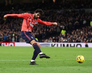 O excelente golo de André Gomes no 1.º jogo na Premier League (vídeo)