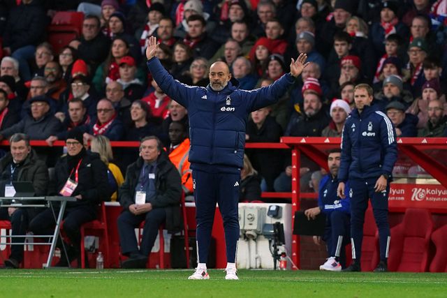 NES perde na estreia (termina reduzido a 10), Marco Silva também derrotado